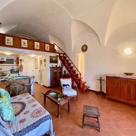 Holidaycasa Romano - Vacanza Nel Cuore Di Sperlonga Ngoại thất bức ảnh