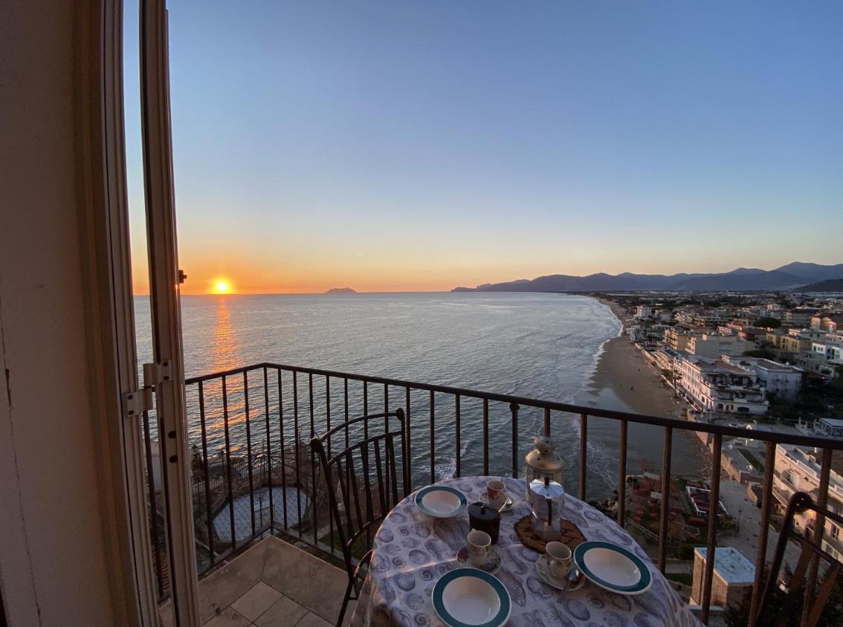 Holidaycasa Romano - Vacanza Nel Cuore Di Sperlonga Ngoại thất bức ảnh