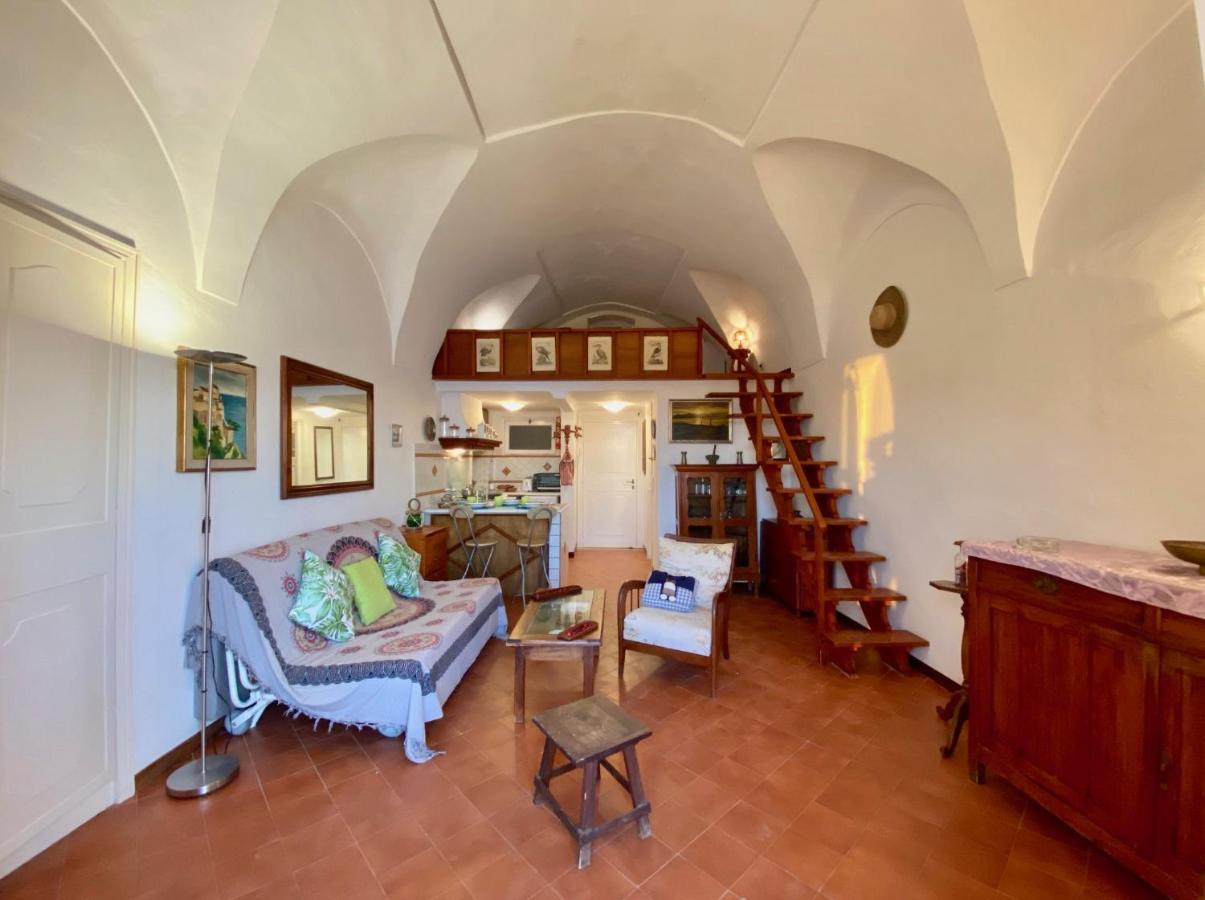 Holidaycasa Romano - Vacanza Nel Cuore Di Sperlonga Ngoại thất bức ảnh