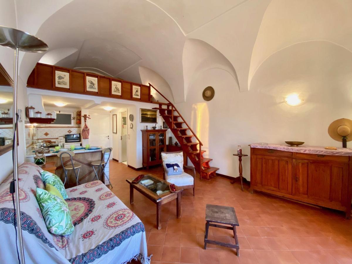Holidaycasa Romano - Vacanza Nel Cuore Di Sperlonga Ngoại thất bức ảnh