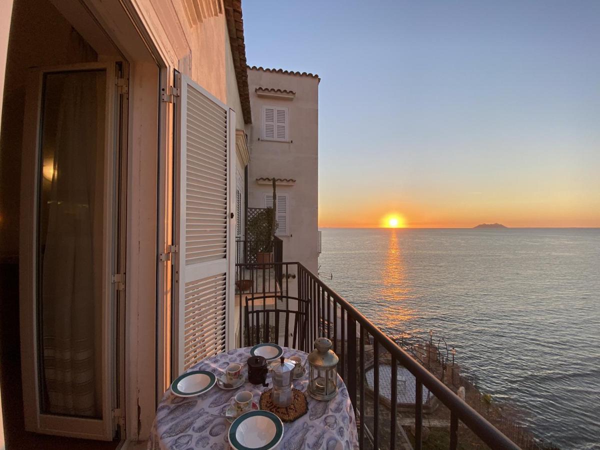 Holidaycasa Romano - Vacanza Nel Cuore Di Sperlonga Ngoại thất bức ảnh